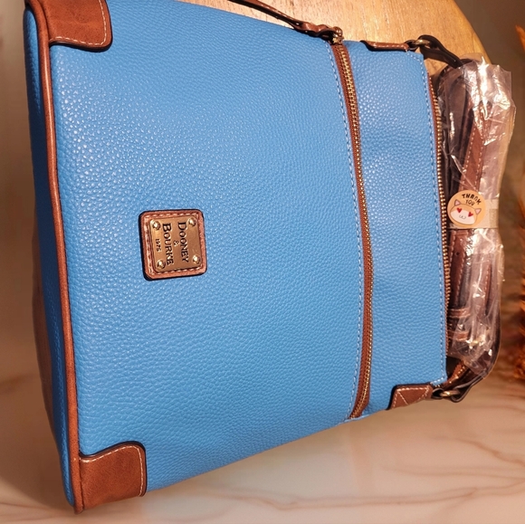 DOONEY AND BURKE BLUE AND Brown Crossbody Bag. Excellent Condition. Like New. - Picture 4 of 7